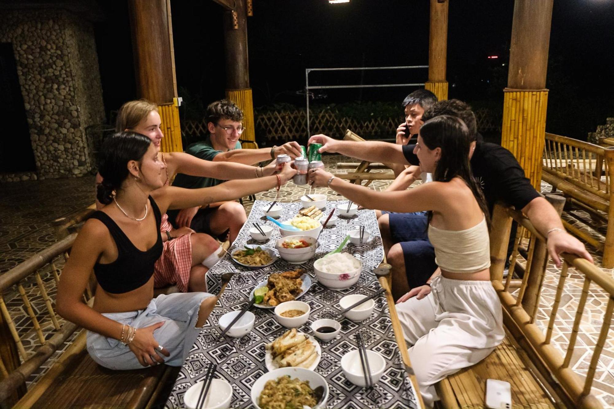 Nha Tan - Mai Chau Homestay And Tours Dış mekan fotoğraf